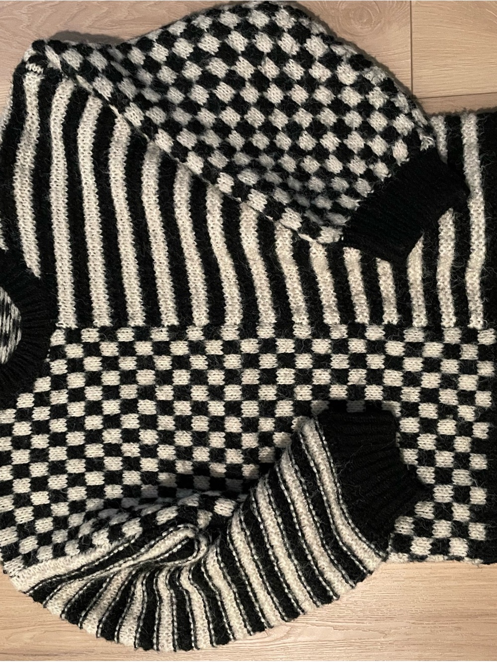 Black & White Checker Striped Women's Knit Sweater